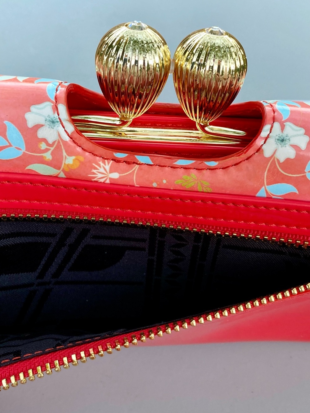 Ted Baker Wallet. Kyoto Gardens pattern. Bifold clutch style. Gold Kiss Lock. - Picture 12 of 15
